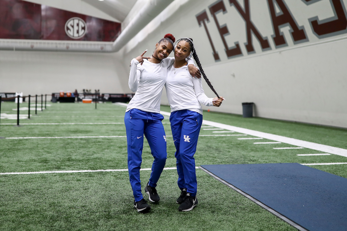 Masai Russel. Faith Ross.

2020 SEC Indoors.


Photo by Isaac Janssen | UK Athletics