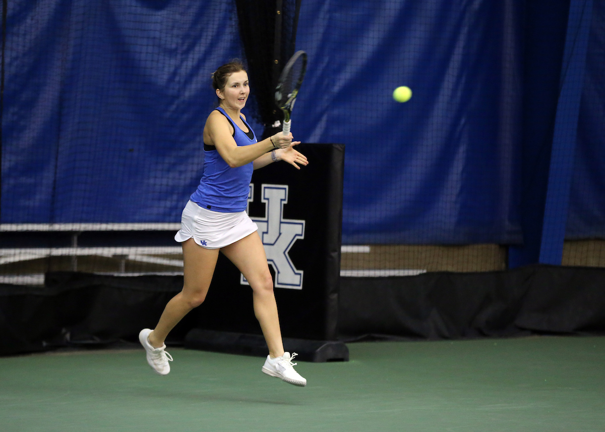 Wildcats Fall at Mississippi State, 4-0