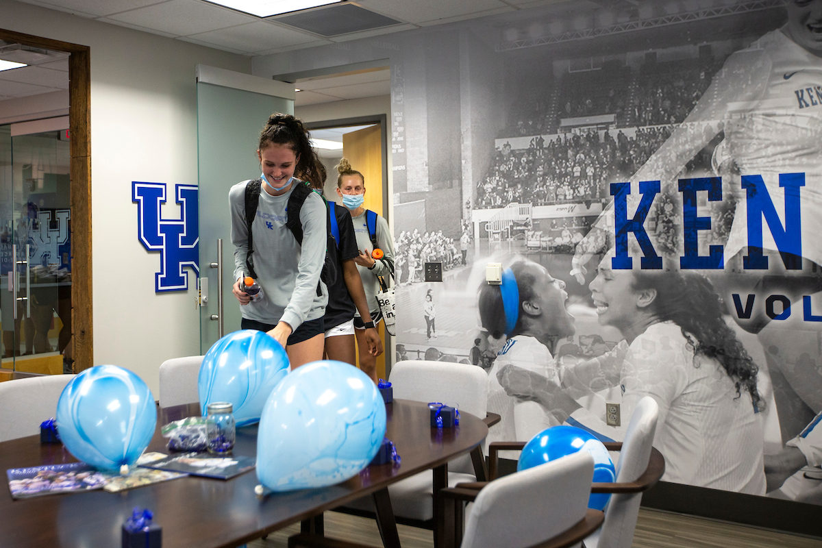 Kentucky Volleyball receives their National Championship rings.

Photo by Grace Bradley | UK Athletics
