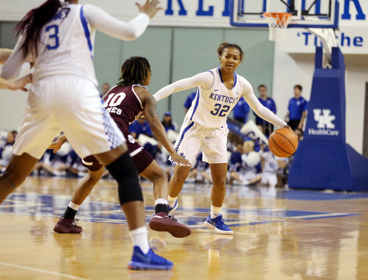Jaida Roper

The University of Kentucky women's basketball team falls to Mississippi State on Senior Day on Sunday, February 25, 2018 at the Memorial Coliseum.

Photo by Britney Howard | UK Athletics