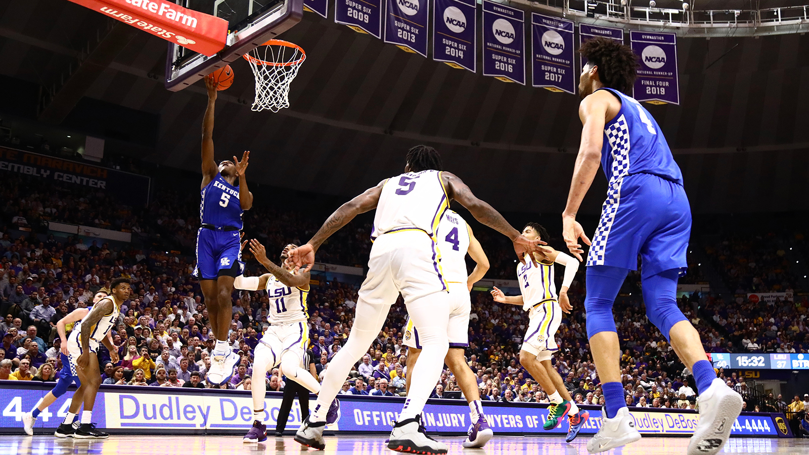 No. 10 Kentucky Wins at LSU, 79-76