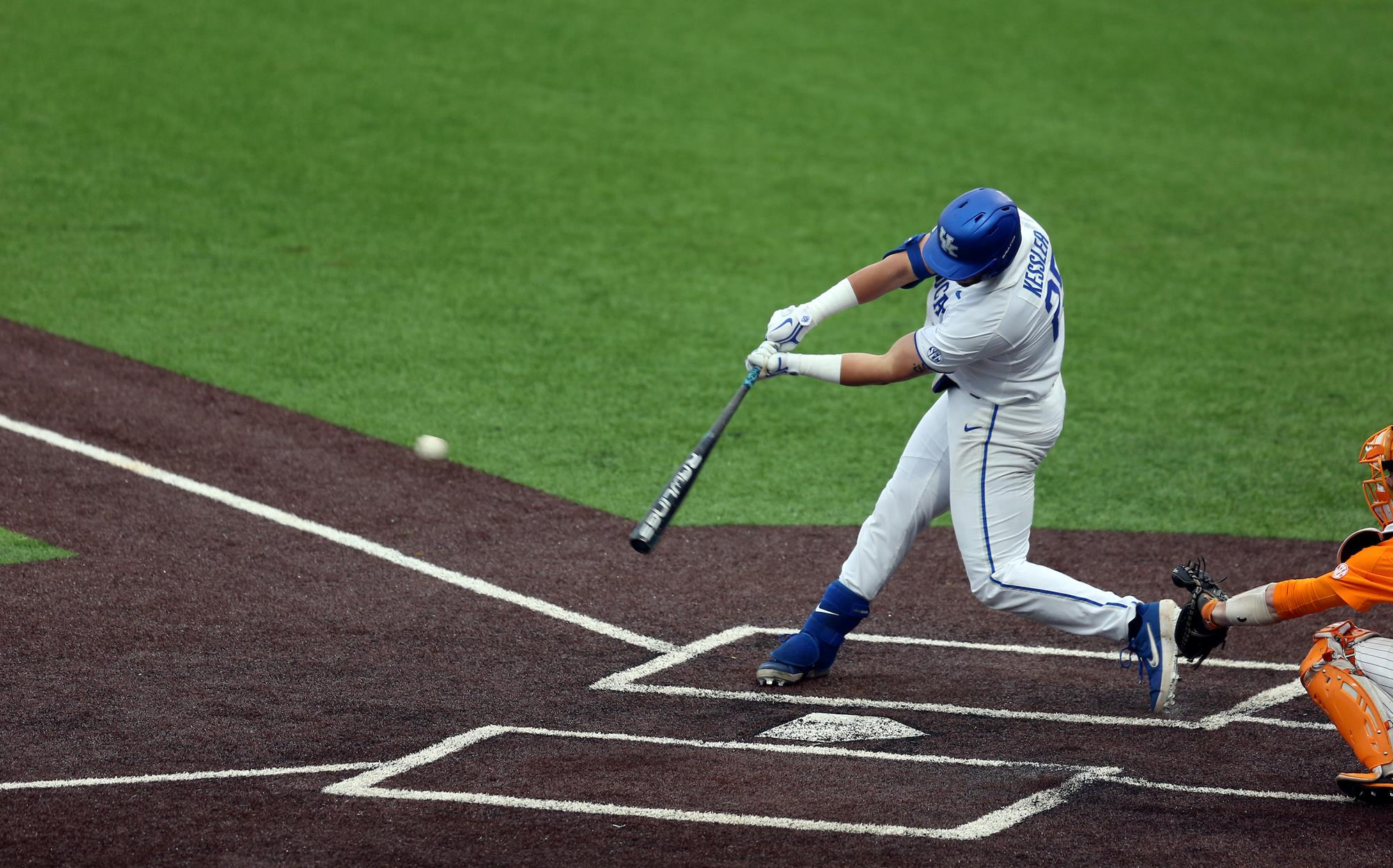 Rainy Day: Kentucky Falls to No. 22 Tennessee