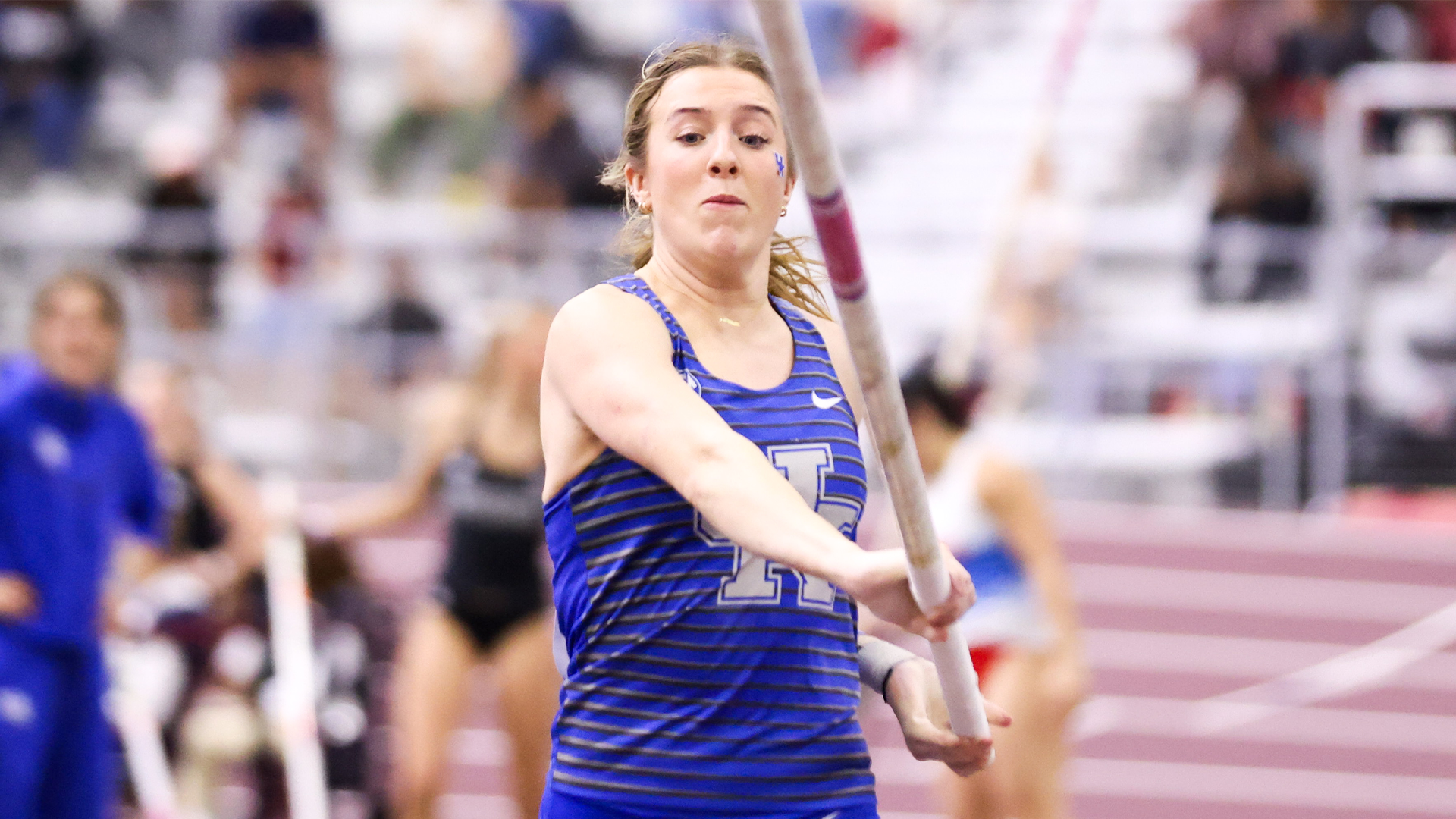 Annie Murphy Wins Bronze on Opening Day of SEC Championships