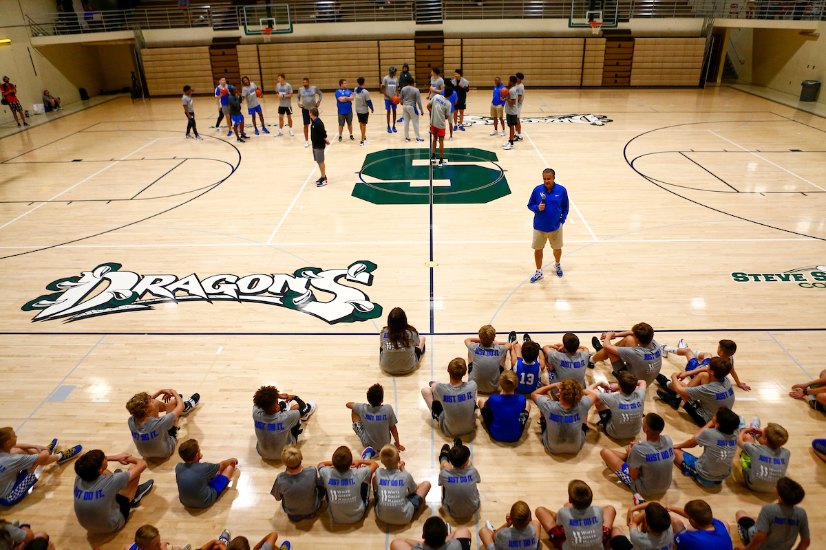 Team. John Calipari.

Kentucky men's basketball camp at South Oldham High School in Crestwood, Kentucky.

Photo By Barry Westerman | UK Athletics