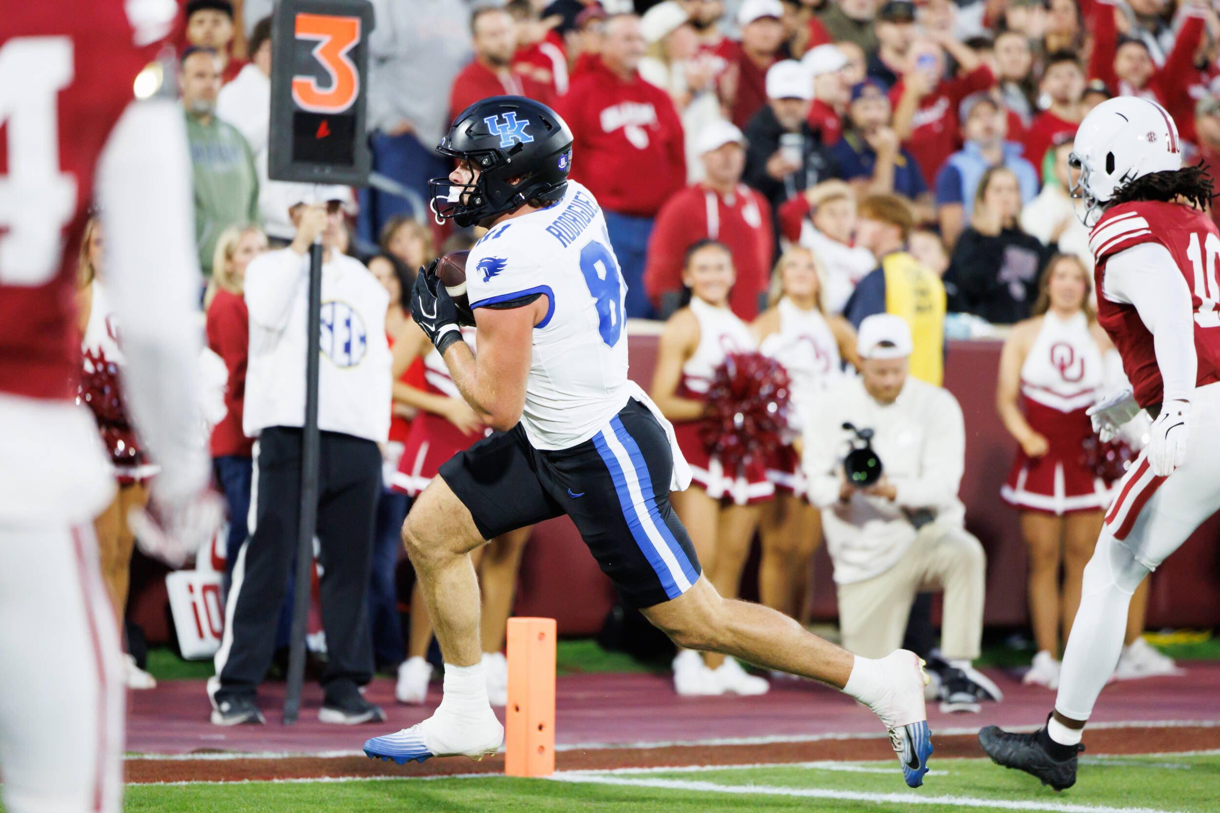 Later, Sooners: No. 15 Kentucky Wins at Oklahoma