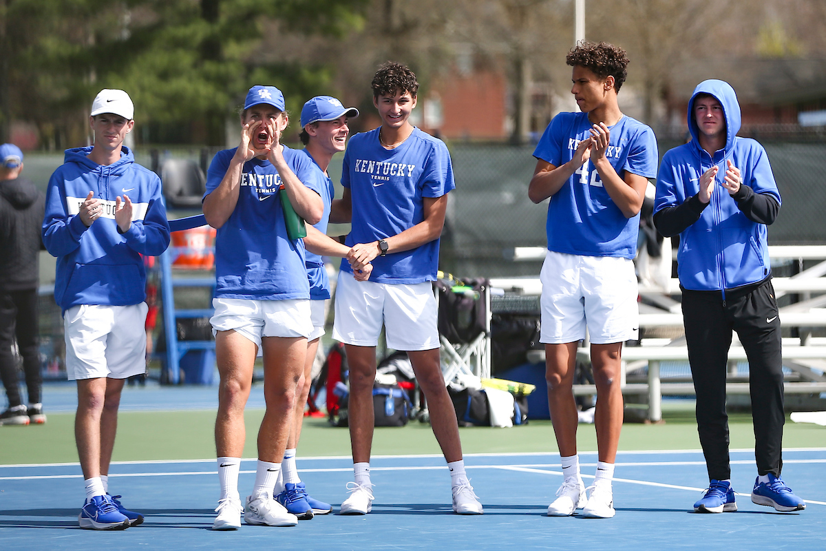 Team.

Kentucky defeats Georgia 5-2.

Photo by Grace Bradley | UK Athletics
