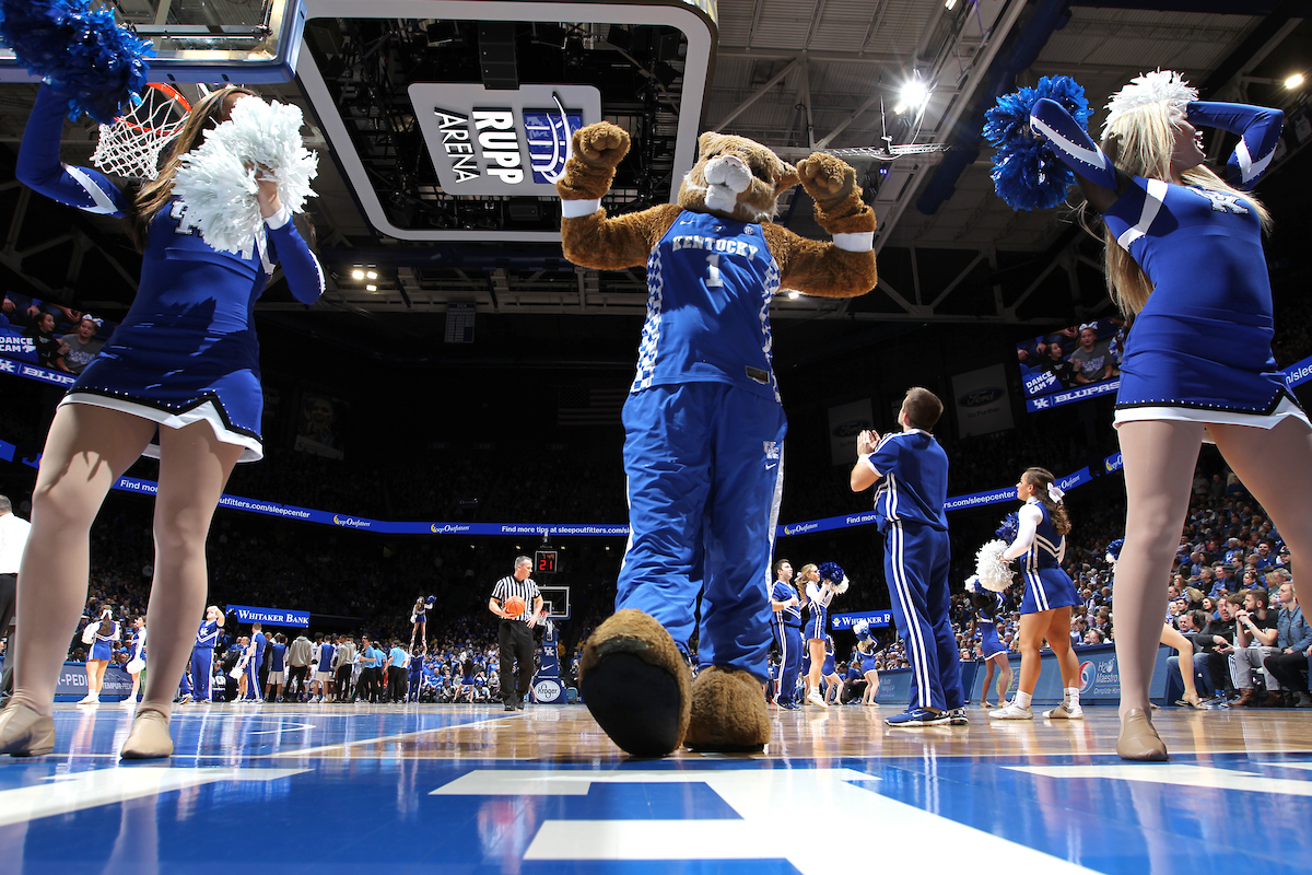The University of Kentucky men's basketball team beat Georgia 66-61 on Sunday, December 31, 2017 at Rupp Arena in Lexington, Ky. 

Photo by Quinn Foster I UK Athletics
