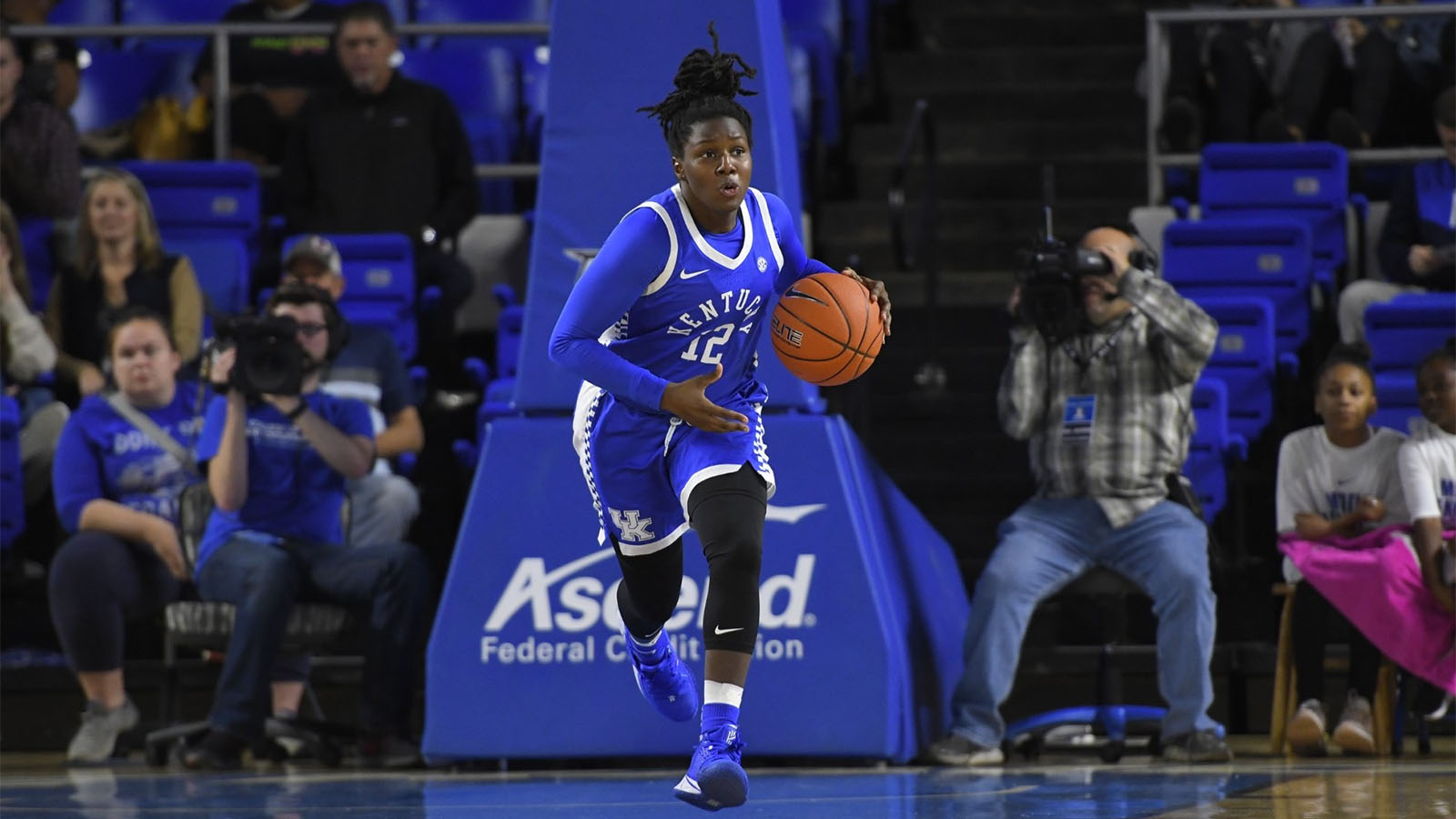Paschal Leads No. 13 Kentucky Past Middle Tennessee