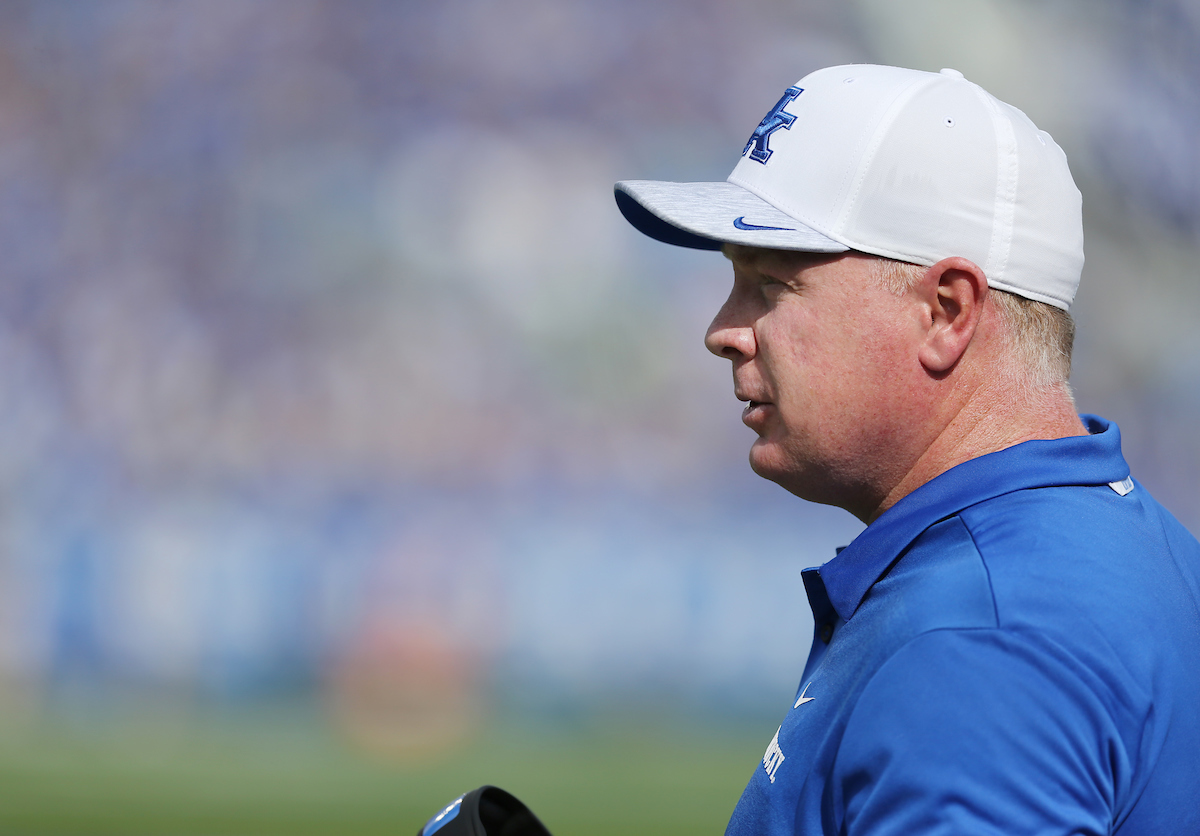 Coach Stoops


Kentucky Football beats Central Michigan 35-20.

Photo by Britney Howard | UK Athletics