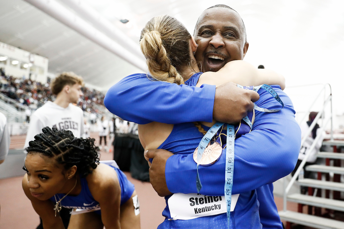 Karimah Davis. Lonnie Greene. Abby Steiner.

Day 2. SEC Indoor Championships.

Photos by Chet White | UK Athletics