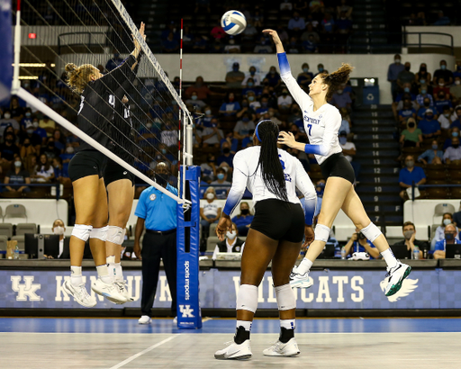 Sophie Fischer.

Kentucky sweeps UNI 3-0.

Photo by Abbey Cutrer | UK Athletics