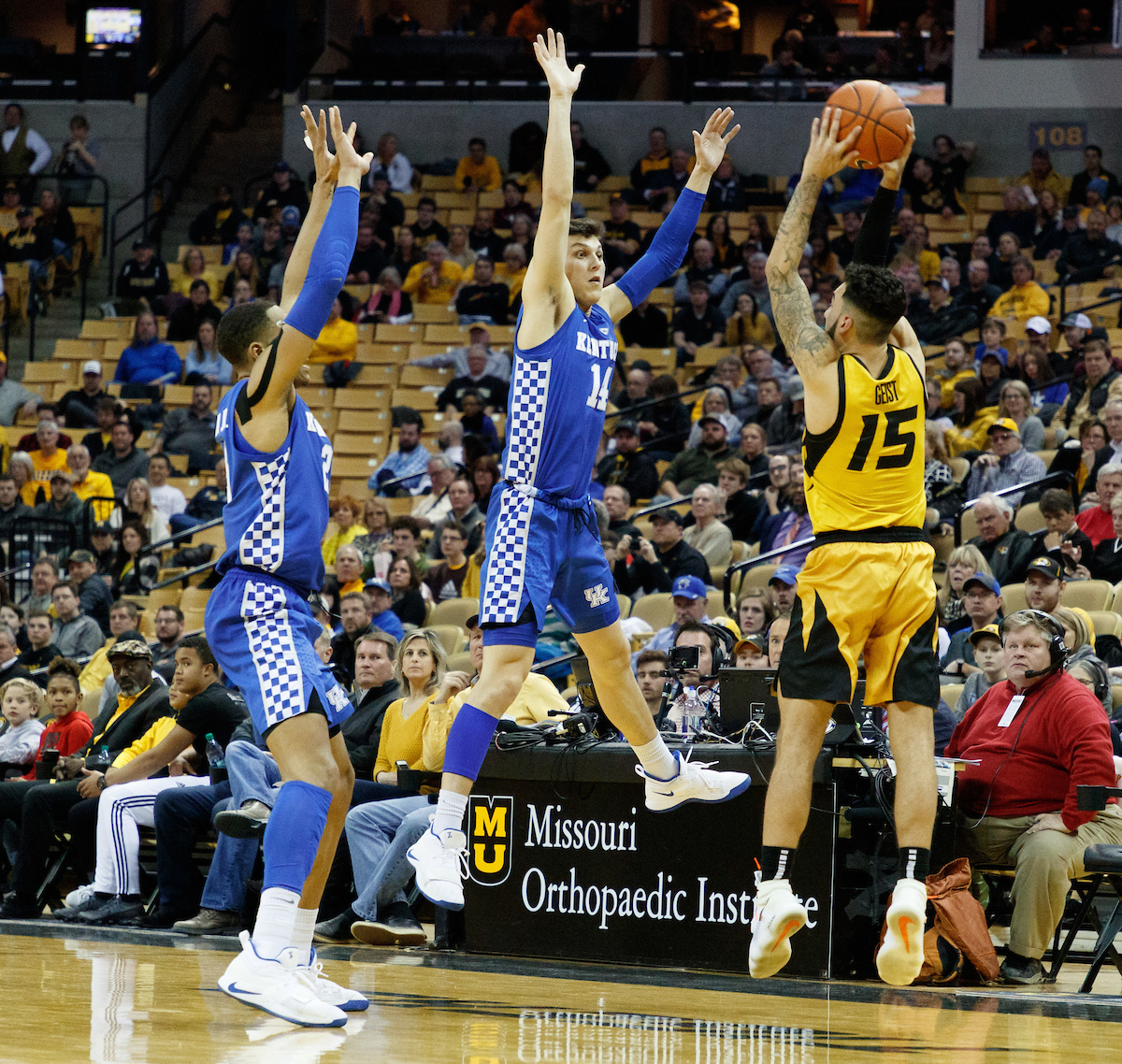 Tyler Herro. PJ Washington.


Kentucky beats Missouri, 66-58.

Photo by Elliott Hess | UK Athletics
