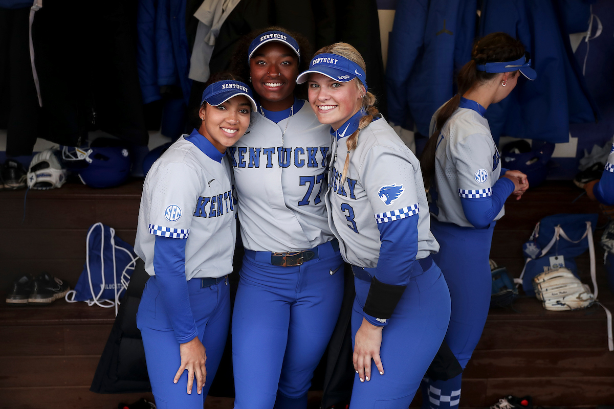 Team.

Kentucky loses to Ole Miss 7-6.

Photos by Chet White | UK Athletics