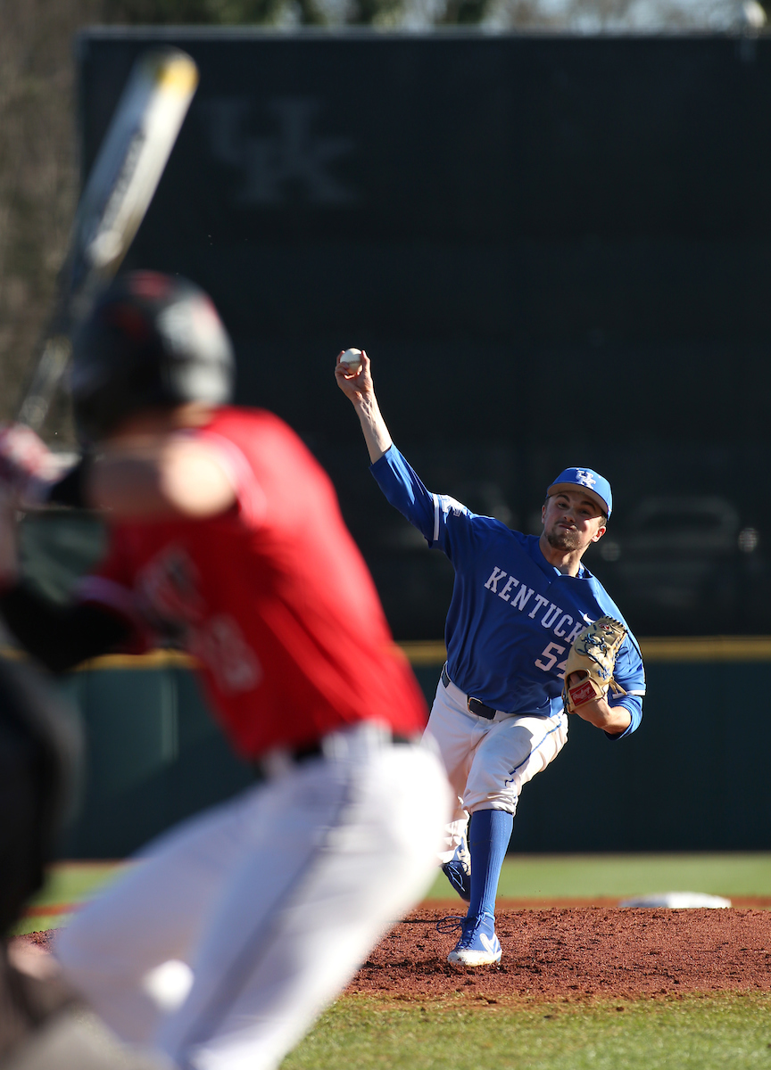 Daniel Harper

The University of Kentucky baseball team defeats Western Kentucky University 4-3 on Tuesday, February 27th, 2018 at Cliff Hagan Stadium in Lexington, Ky.


Photo By Barry Westerman | UK Athletics