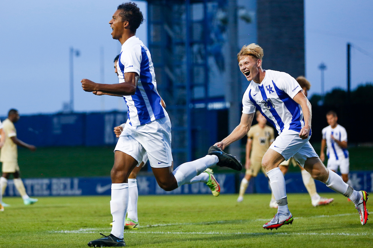 Brock Lindow, Ben Damge.

Kentucky defeats Western Michigan 1-0.

Photo by Grace Bradley | UK Athletics