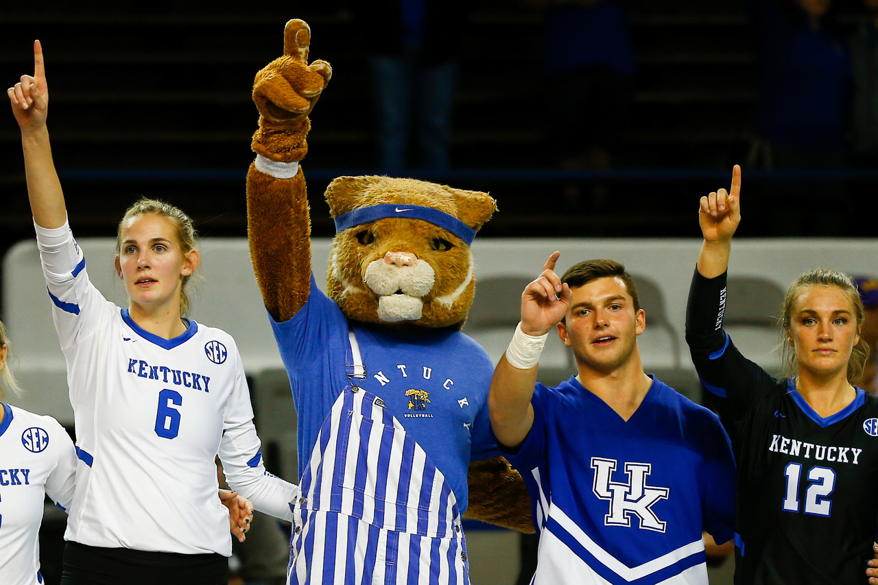 Kendyl Paris, Gabby Curry, and Cheerleaders.

UK sweeps LSU 3-0.

Photo by Grace Bradley | UK Athletics