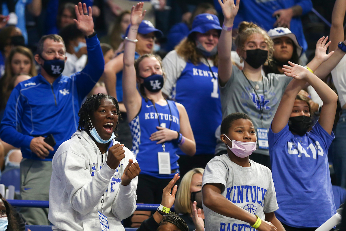 Fans.

Big Blue Madness.

Photo by Grace Bradley | UK Athletics