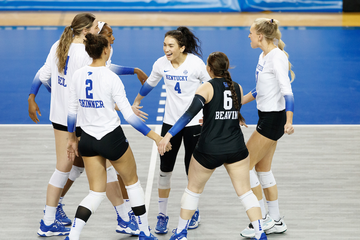Team. Emma Grome. Madi Skinner. Alli Stumler.

Kentucky falls to Illinois 3-1.

Photo by Elliott Hess | UK Athletics