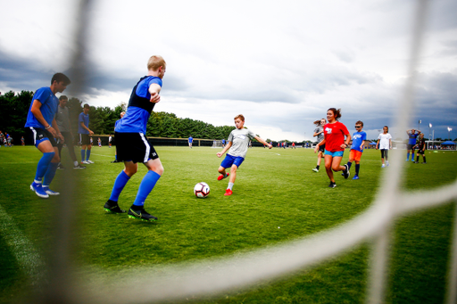 Robert Screen. Fans. 

Fans play with the Kentucky Men?s soccer team during fan day.

Photo by Eddie Justice | UK Athletics