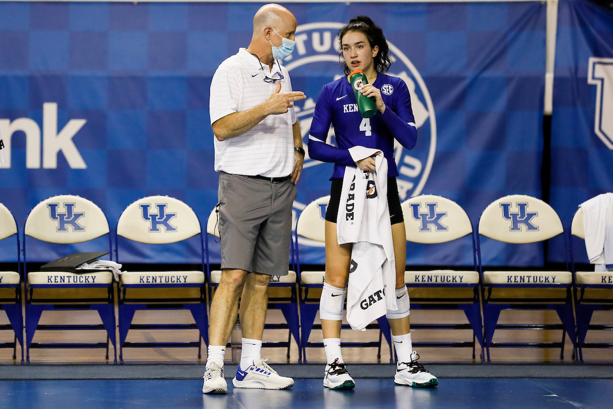 Crain Skinner. Emma Grome.

UK Volleyball Blue-White Scrimmage.

Photos by Chet White | UK Athletics