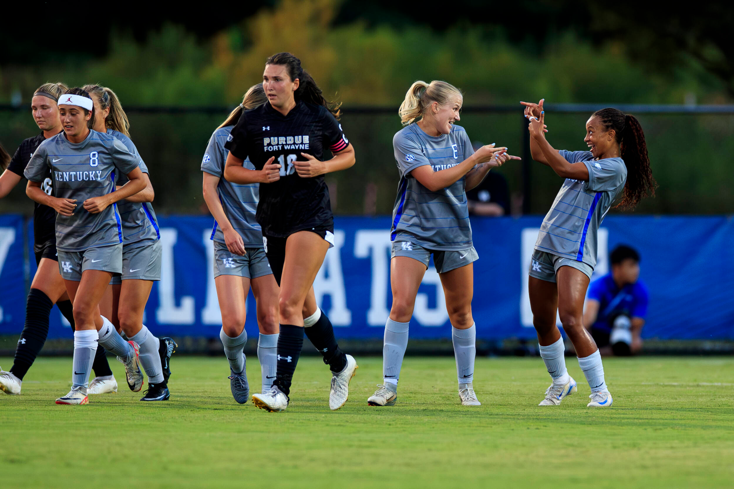 Wildcats Host Illinois in Battle of Unbeaten Squads