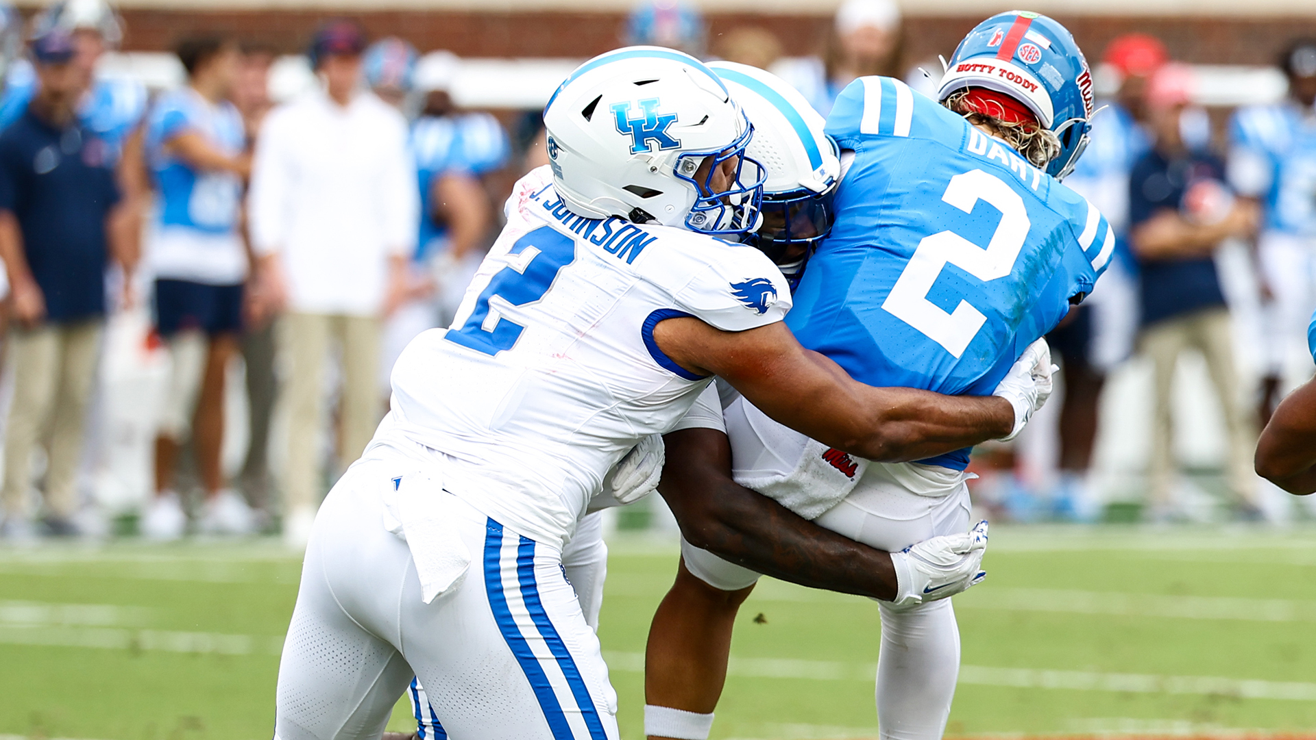 Kentucky Defense Shuts Down Ole Miss in Saturday Victory