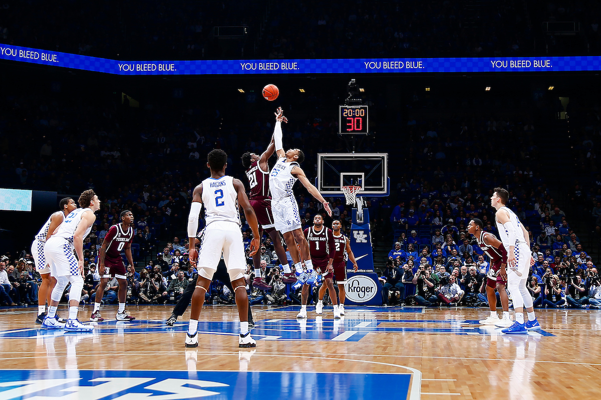 PJ Washington. Tip off.

Kentucky beat Texas A&M 85-74 on Tuesday, January 8, 2019.

Photo by Chet White | UK Athletics