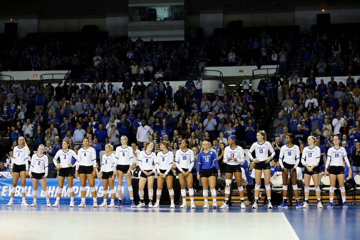 Team

UK volleyball beats Murray State in the first round of the NCAA Tournament.  

Photo by Britney Howard  | UK Athletics