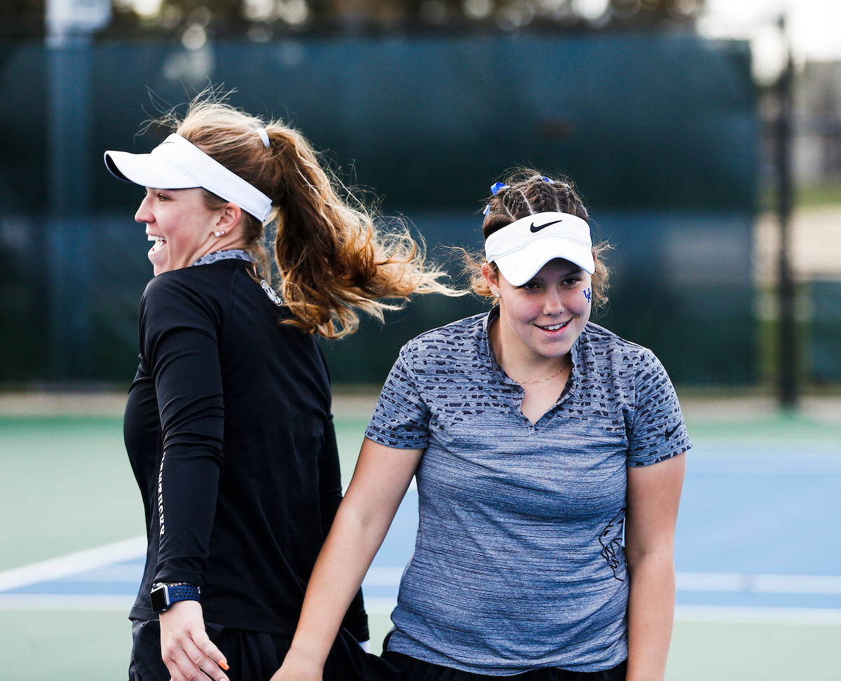 Alexis Merrill. AKVIL? PARA?INSKAIT?.

Kentucky falls to Florida 3-4 on Friday, March 22


Photo by Isaac Janssen | UK Athletics