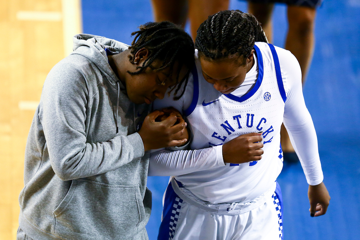 Nae Nae Cole. Dre?Una Edwards. 

Kentucky beats Stetson 67-48. 

Photo by Eddie Justice | UK Athletics