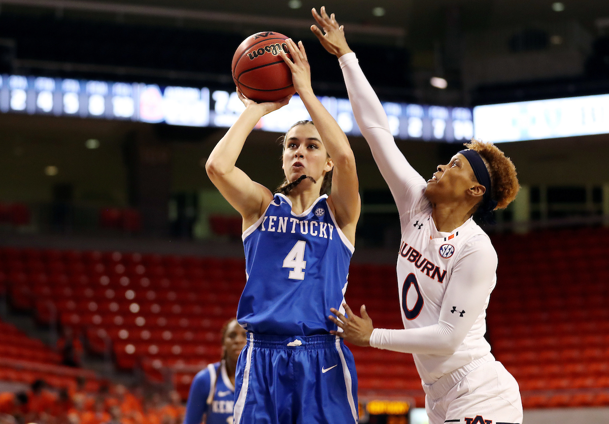 Maci Morris

The UK Women's Basketball team beat Auburn.
Photo by Britney Howard | UK Athletics
